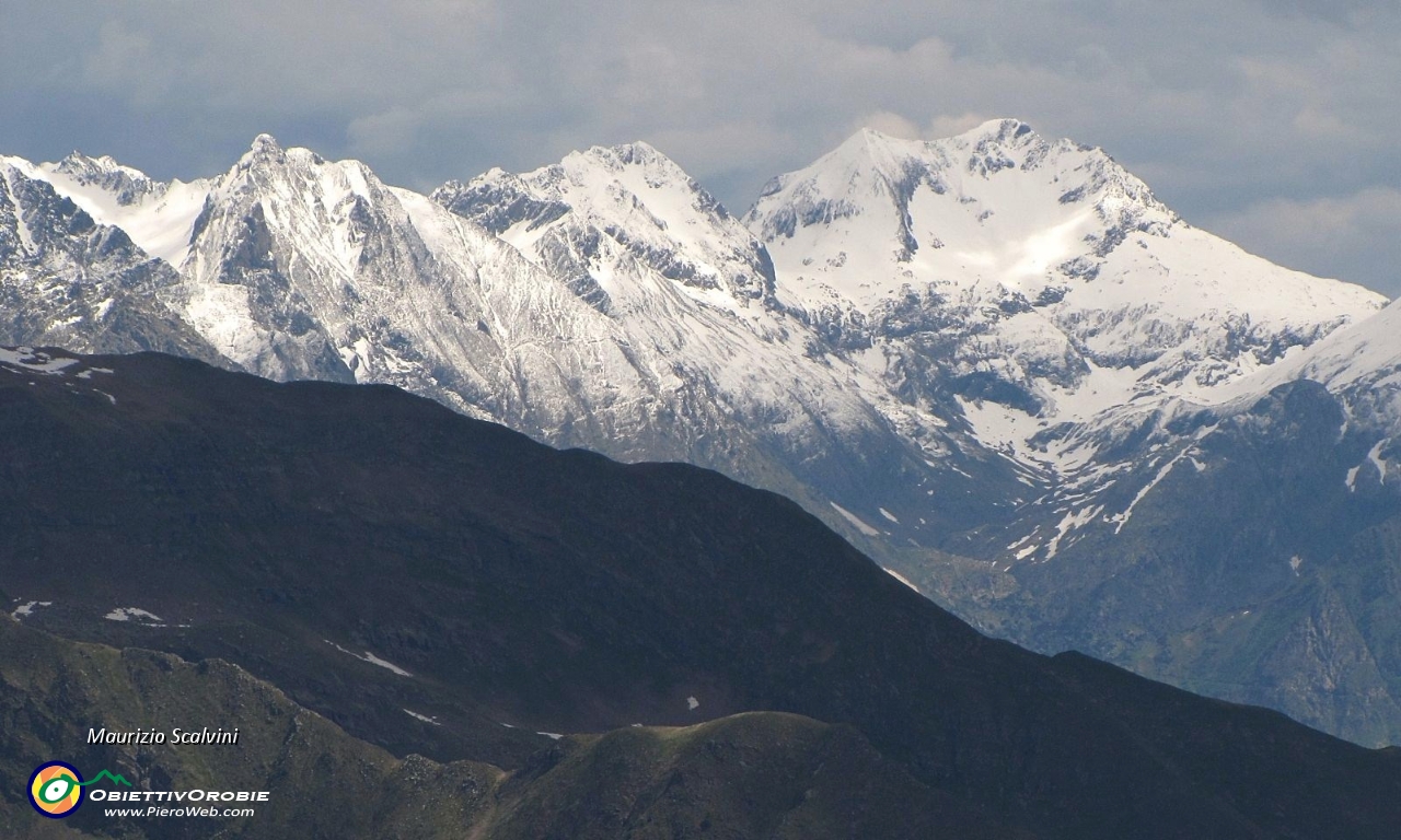 41 La conca sopra il Barbellino, col Monte Torena....JPG